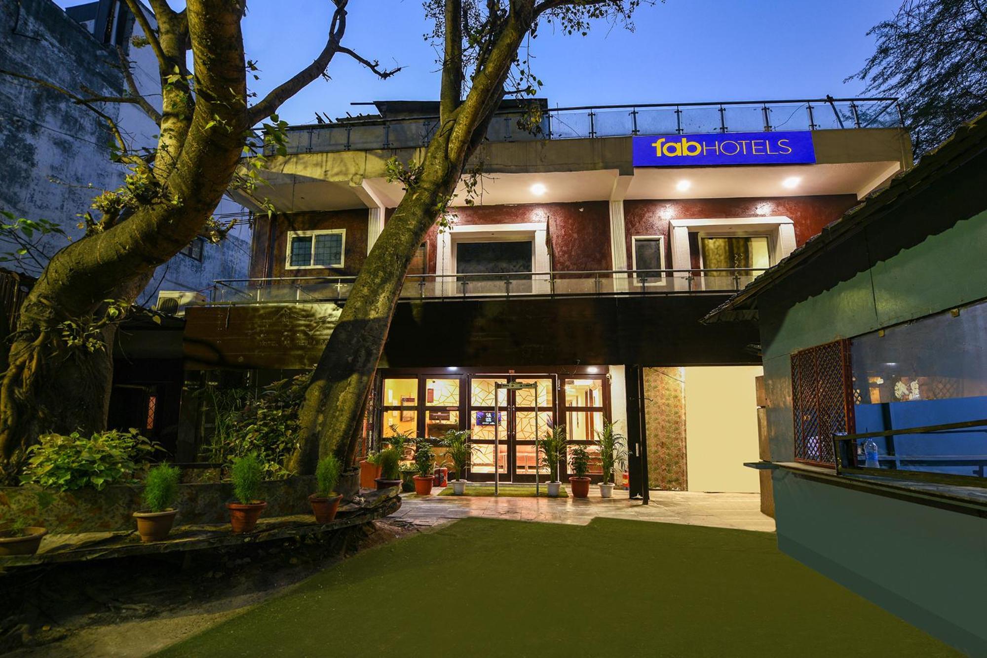 Hotel FabExpress Under Bridge Neu-Delhi Exterior foto