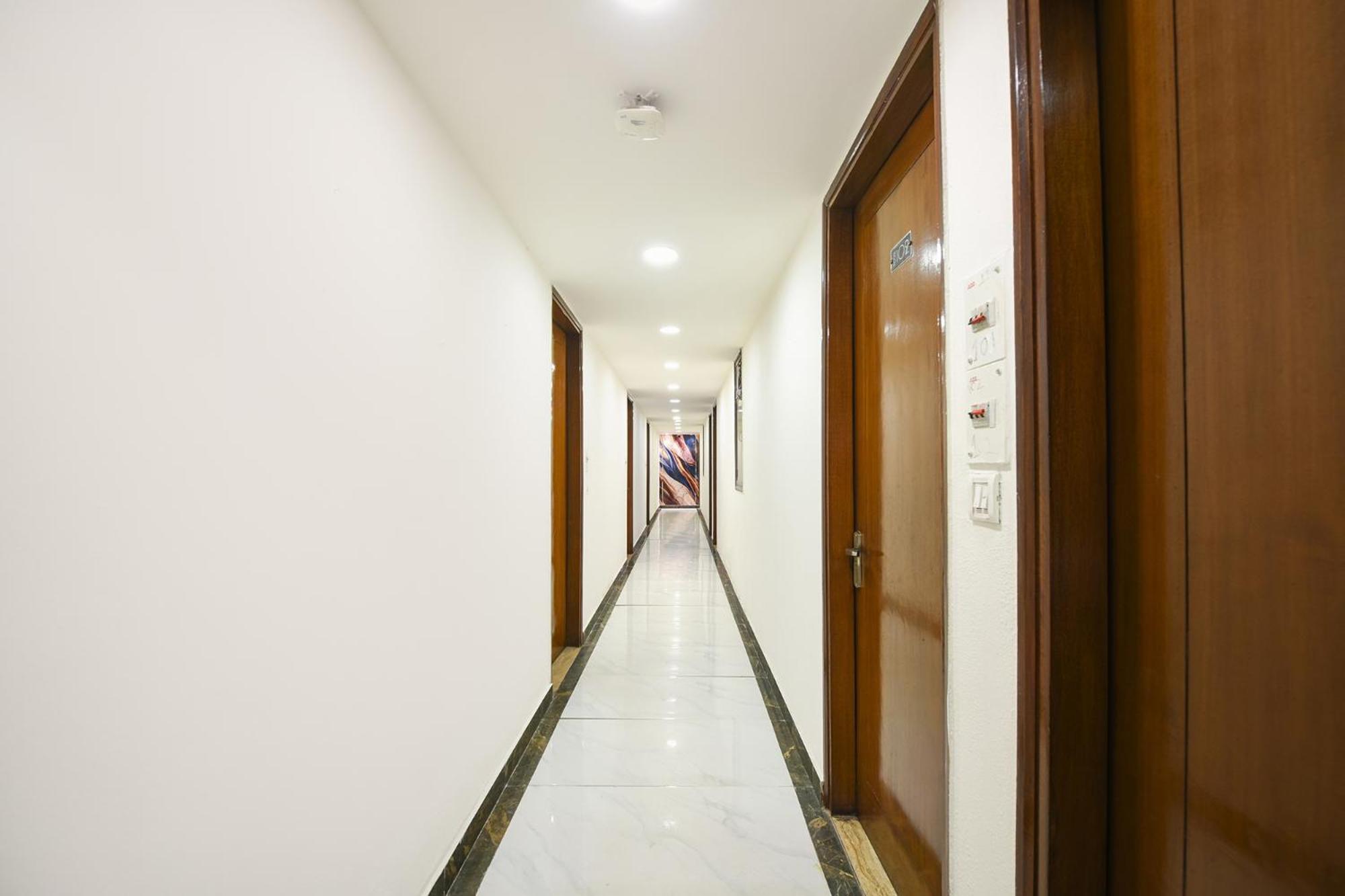 Hotel FabExpress Under Bridge Neu-Delhi Exterior foto